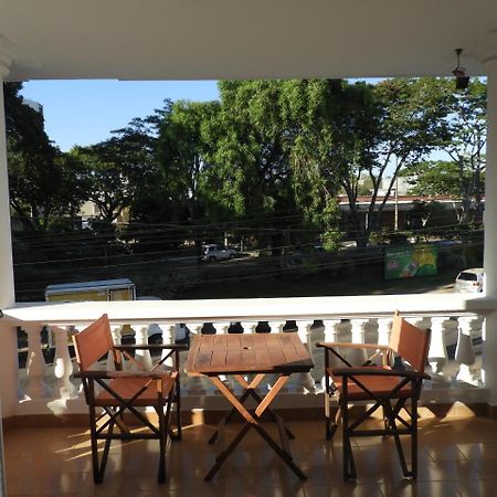 אסונסיון Hotel Casa Jardin מראה חיצוני תמונה