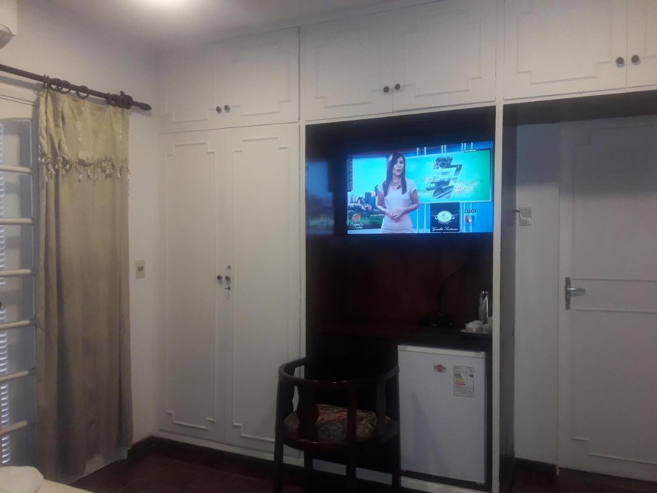 אסונסיון Hotel Casa Jardin מראה חיצוני תמונה