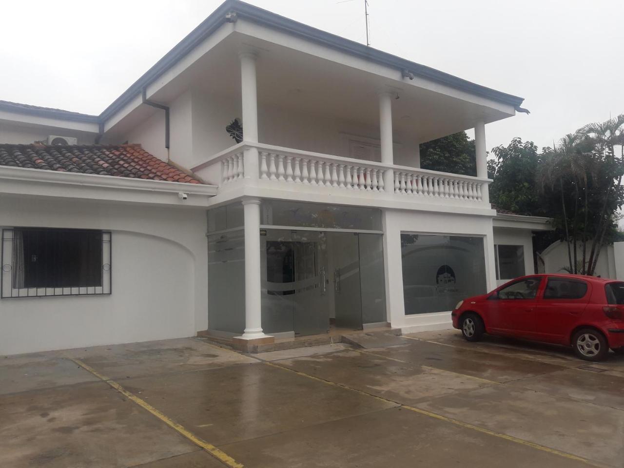 אסונסיון Hotel Casa Jardin מראה חיצוני תמונה