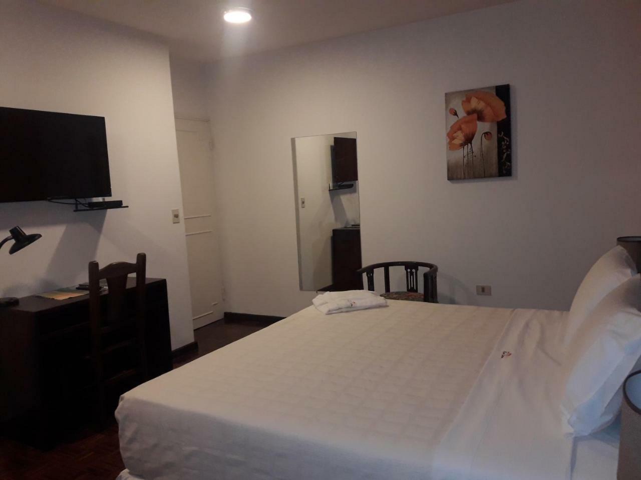 אסונסיון Hotel Casa Jardin מראה חיצוני תמונה