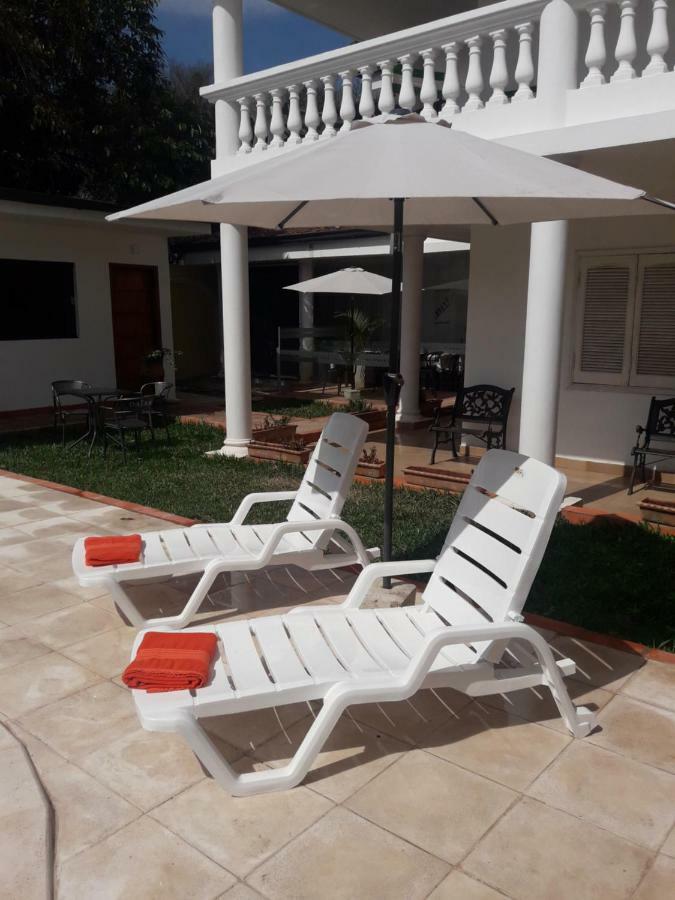 אסונסיון Hotel Casa Jardin מראה חיצוני תמונה