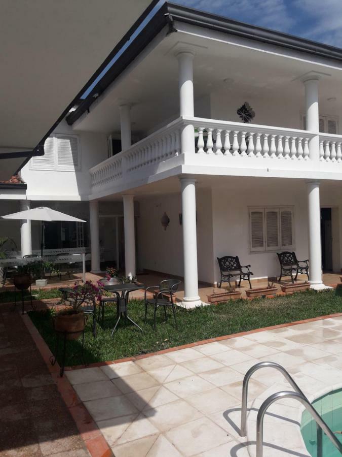 אסונסיון Hotel Casa Jardin מראה חיצוני תמונה