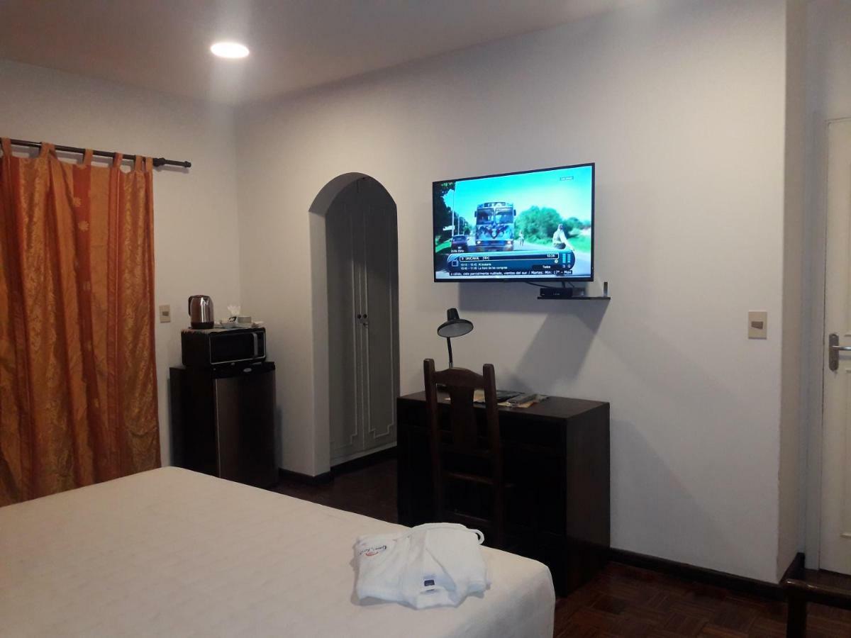 אסונסיון Hotel Casa Jardin מראה חיצוני תמונה