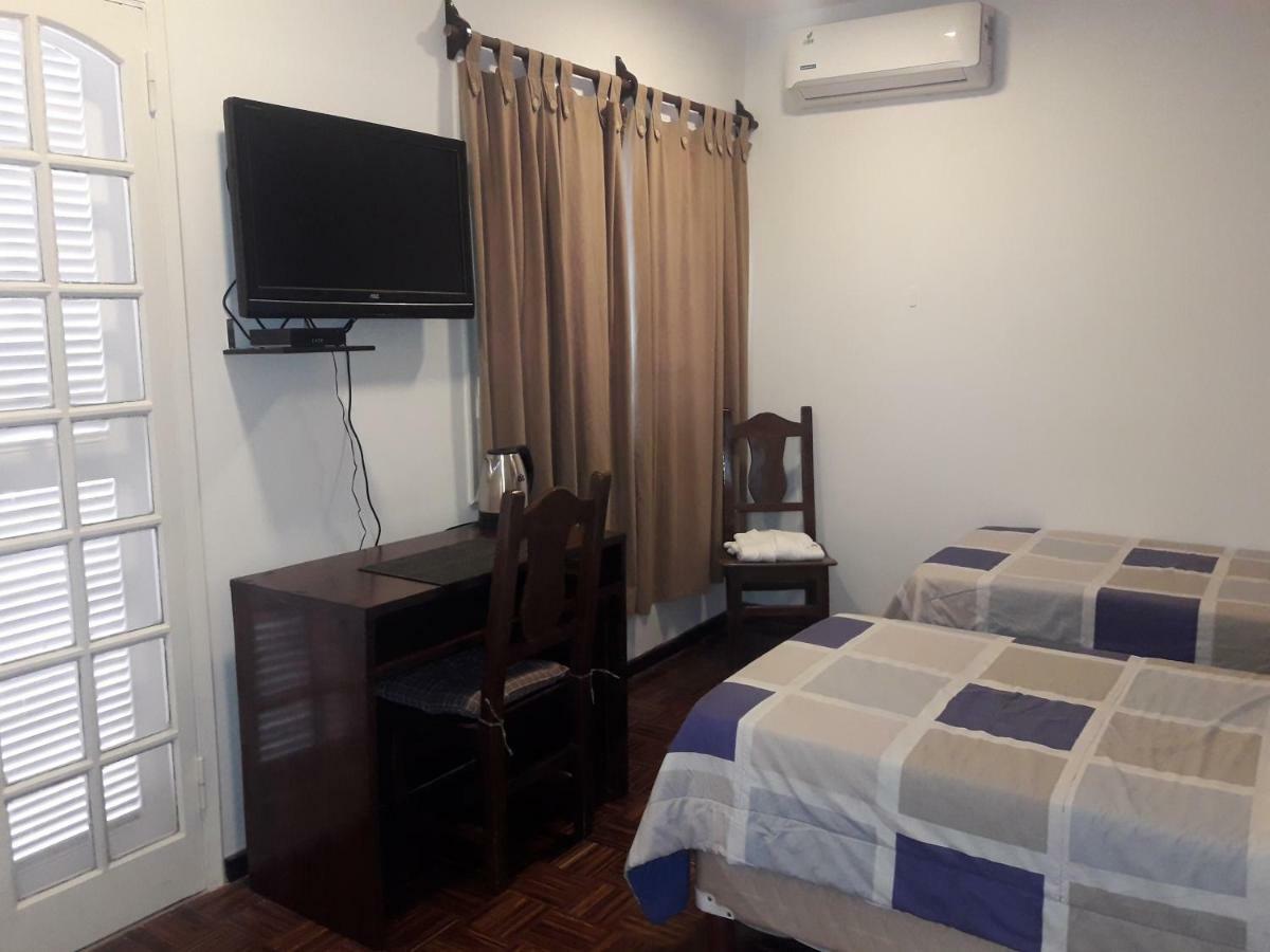 אסונסיון Hotel Casa Jardin מראה חיצוני תמונה